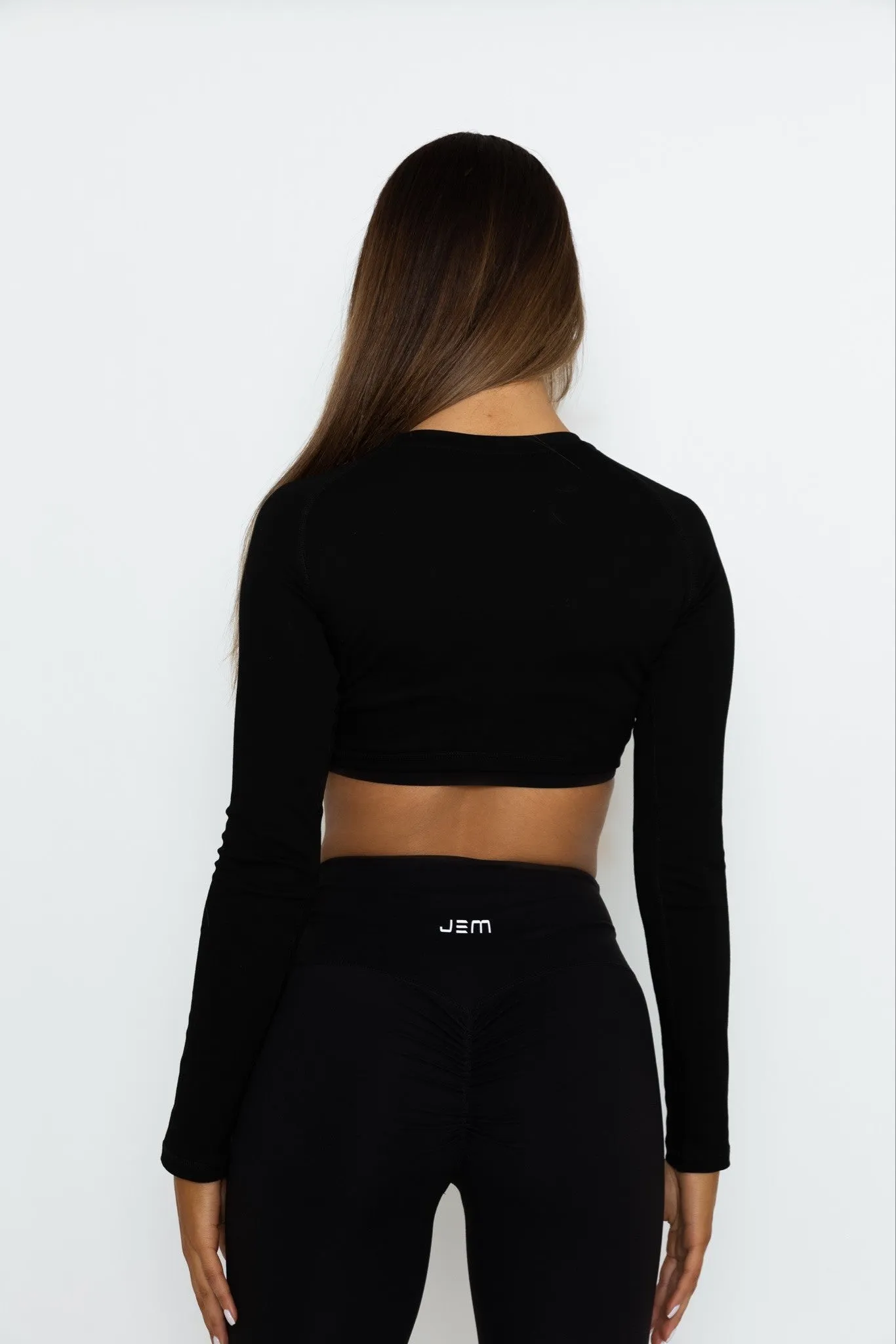 Essential Long Sleeve Crop - Black