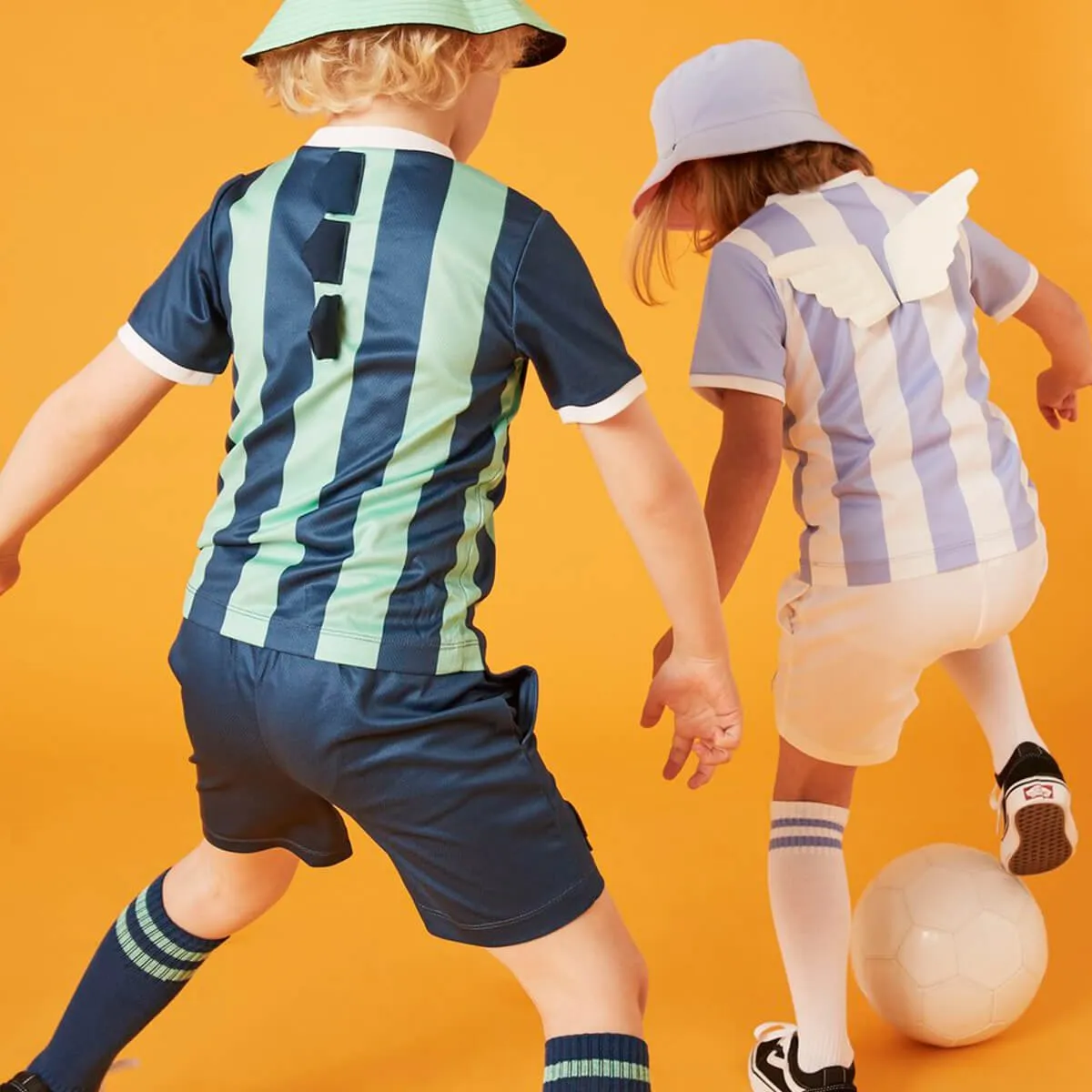 Football Kits - Fußballset 5-teilig aus 100% recycelten Plastikflaschen