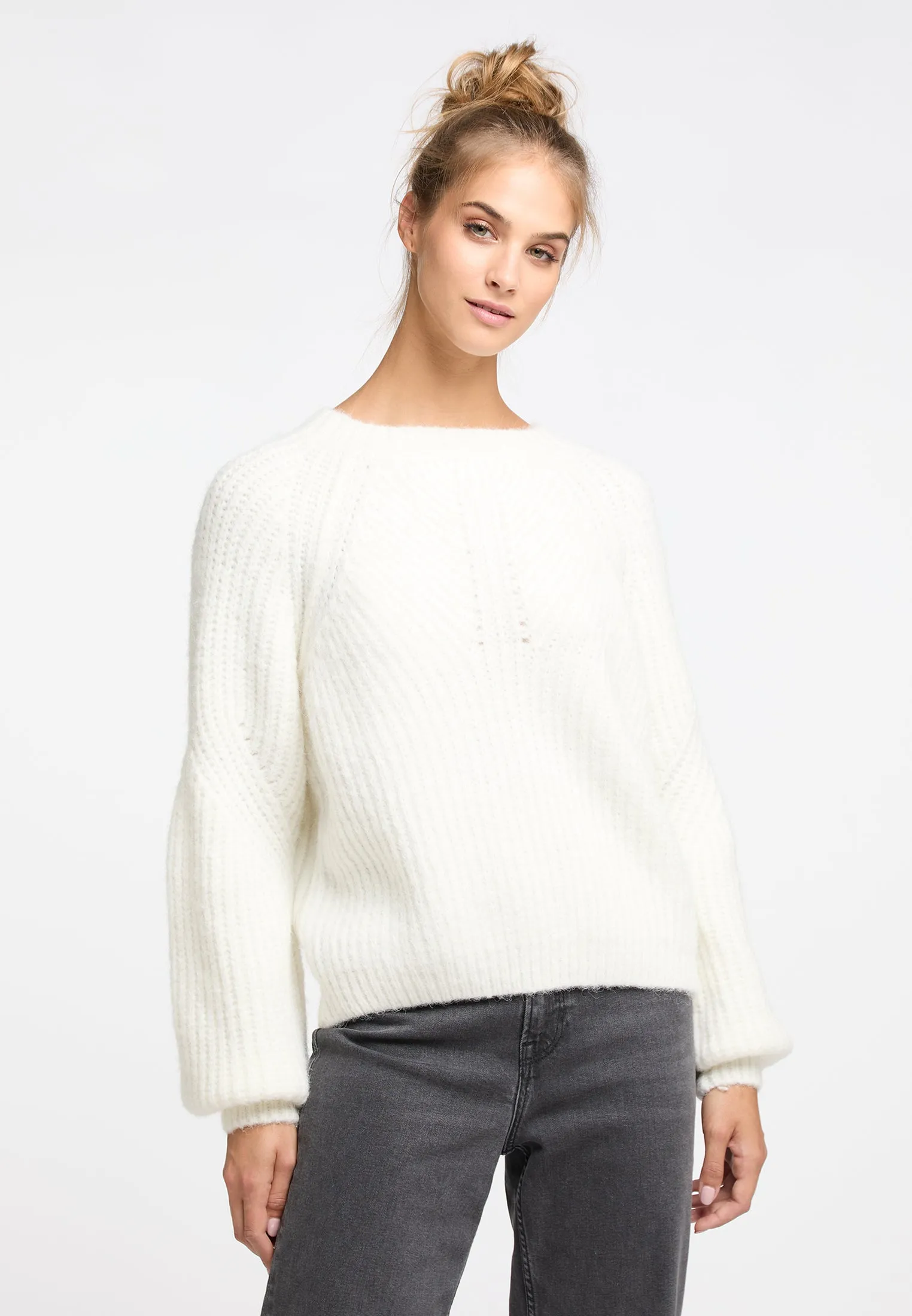 IZIA Women's Knitted Sweater