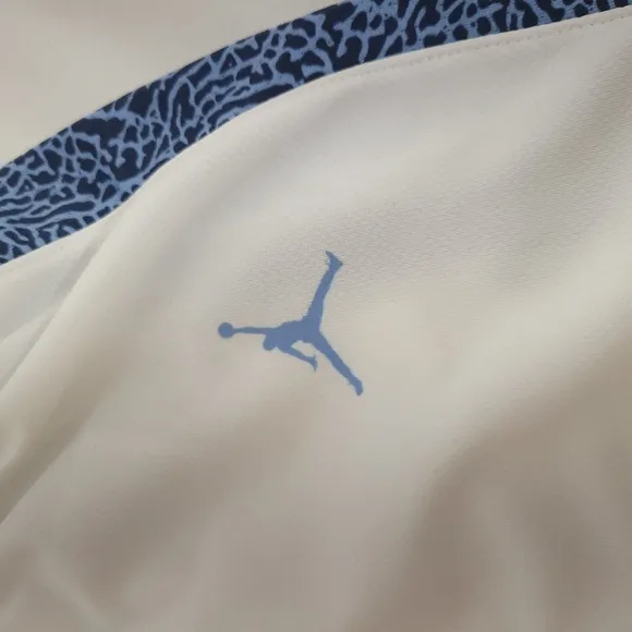 NIKE Air Jordan Womens Medium North Carolina 23 Digital Basketball Shorts ATO545