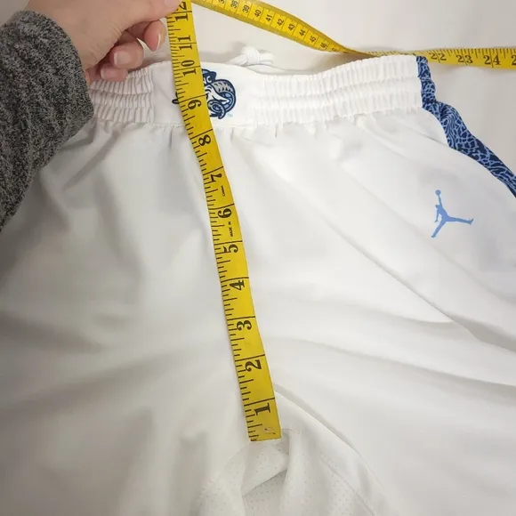 NIKE Air Jordan Womens Medium North Carolina 23 Digital Basketball Shorts ATO545