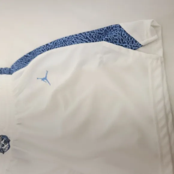 NIKE Air Jordan Womens Medium North Carolina 23 Digital Basketball Shorts ATO545