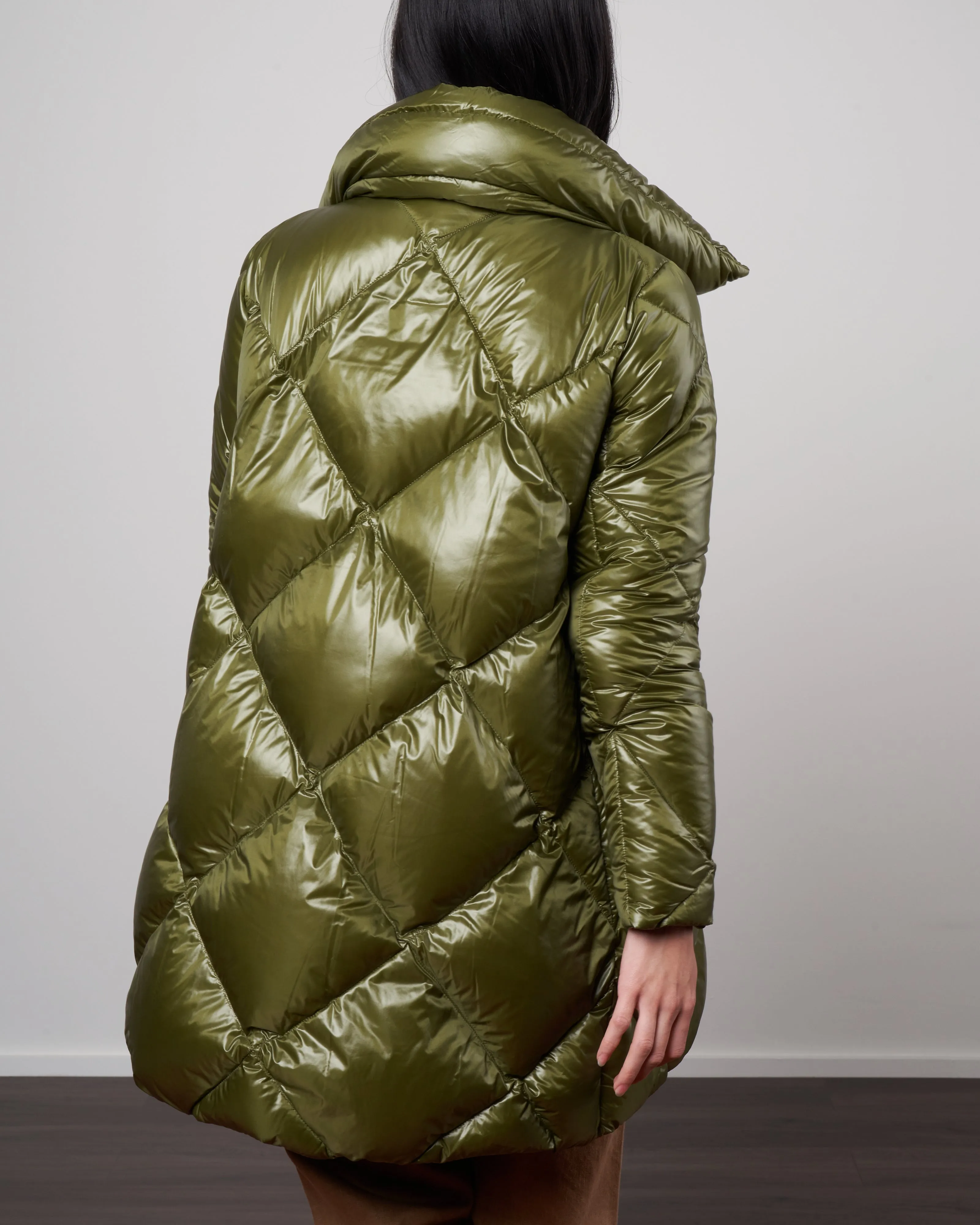 nylon ultralight diamond quilt a-line, hi-lo jacket - verde oliva