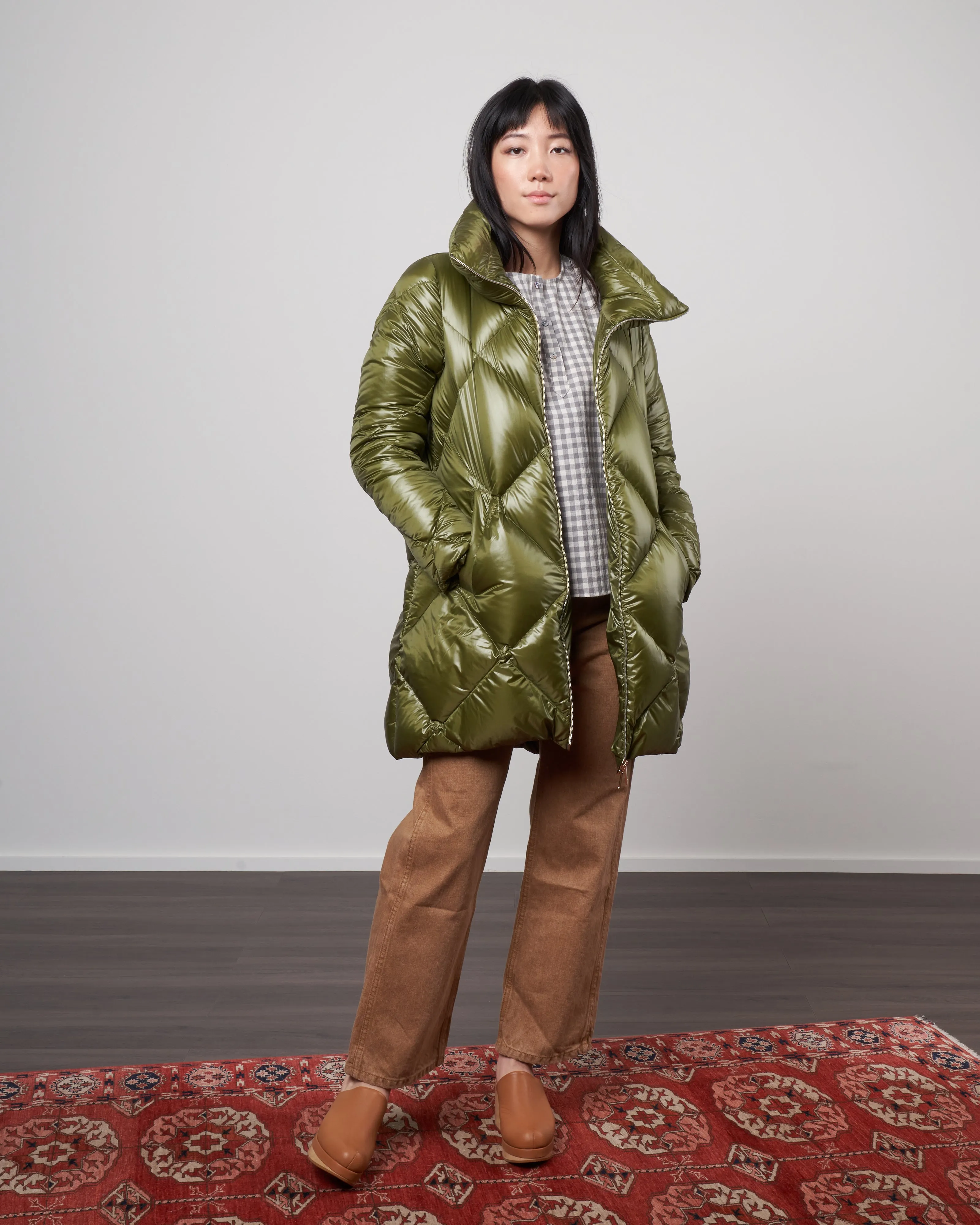 nylon ultralight diamond quilt a-line, hi-lo jacket - verde oliva