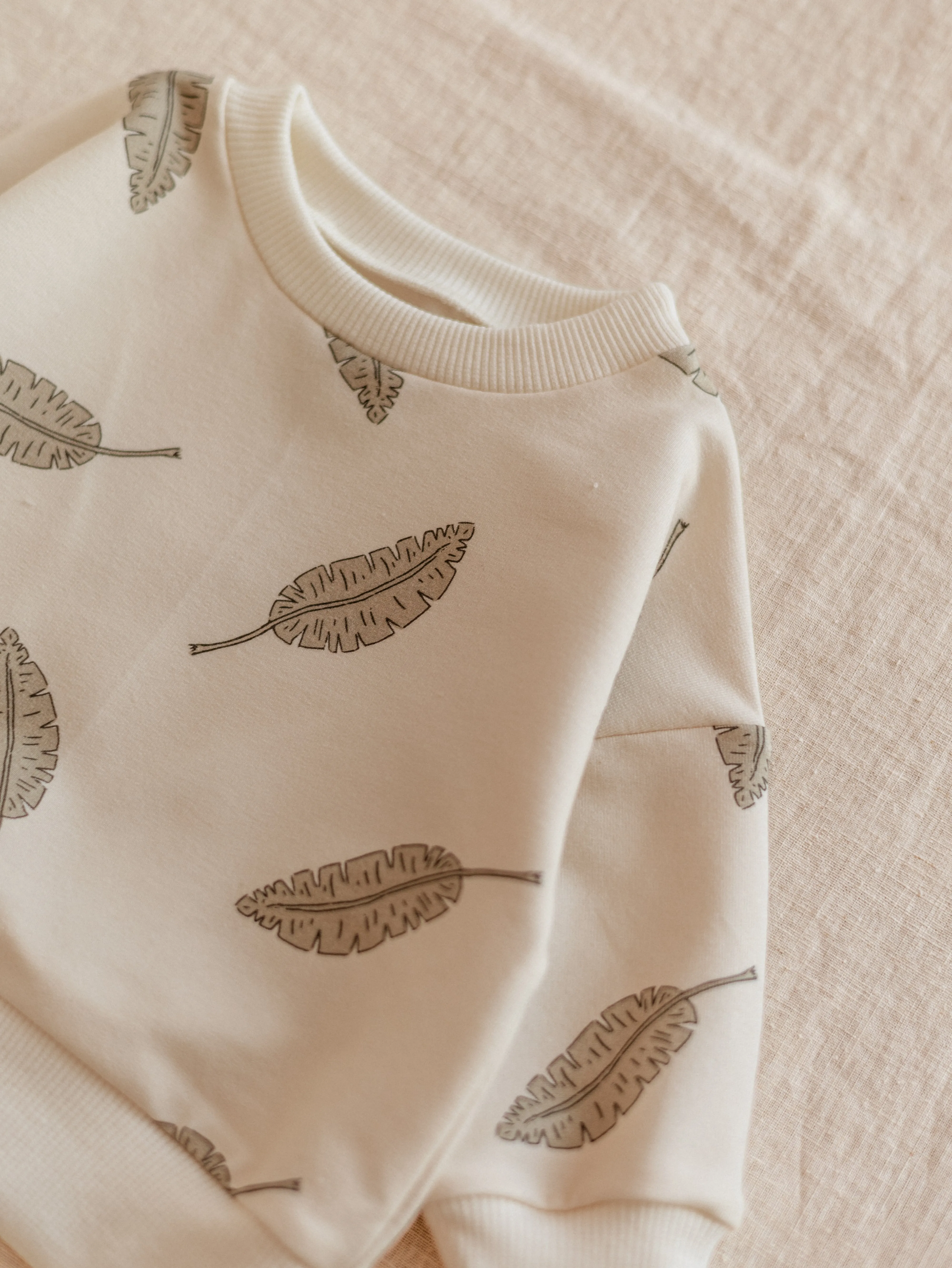 Pulover / Leaves