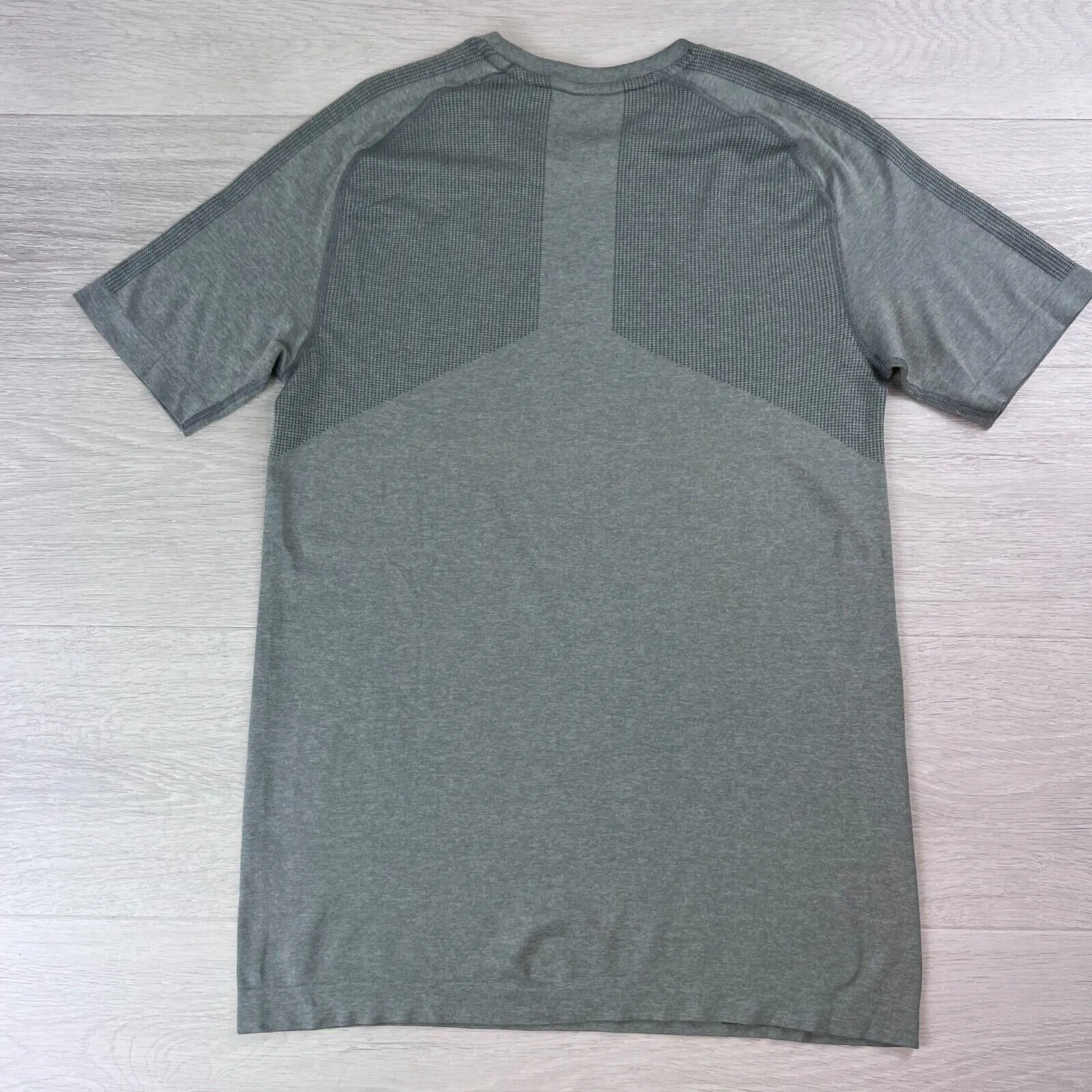 Puma EvoKnit Mens Activewear T-Shirt Size Small