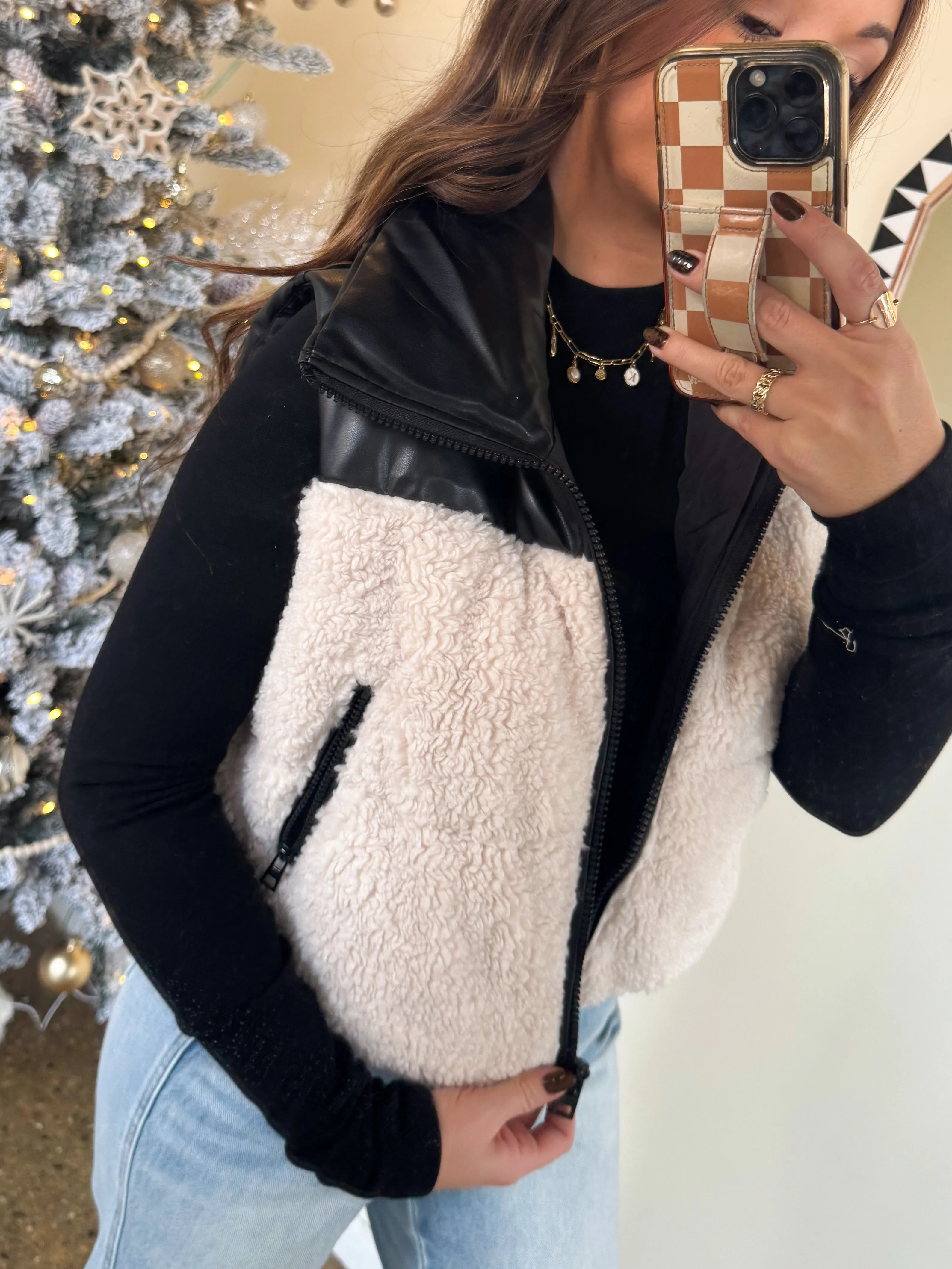 SET ME FREE SHERPA VEST