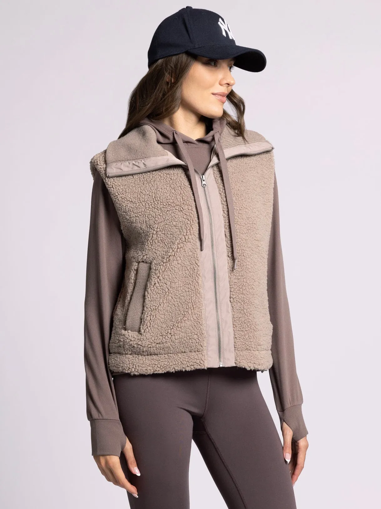 TRISTA VEST - PREPACK OF 6 UNITS