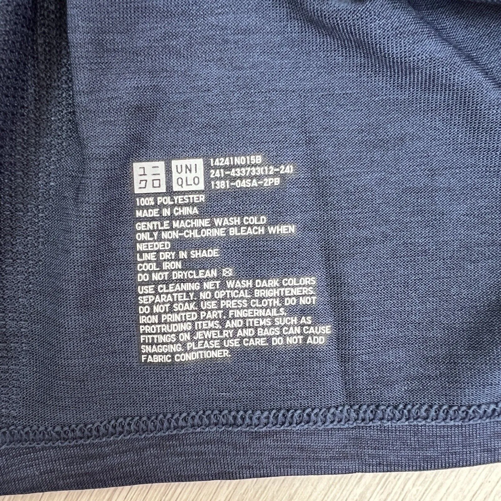 Uniqlo Womens Navy Blue Activewear T-Shirt Size Small