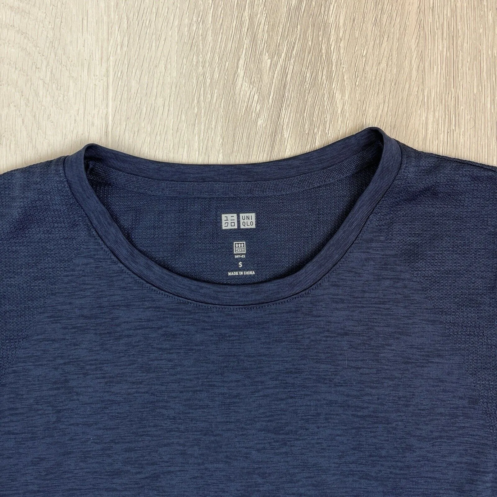 Uniqlo Womens Navy Blue Activewear T-Shirt Size Small